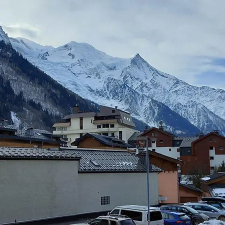Cosy Avec Balcon Et Parking A Chamonix, Proche Centre-ville - Fr-1-517-70 Apartman